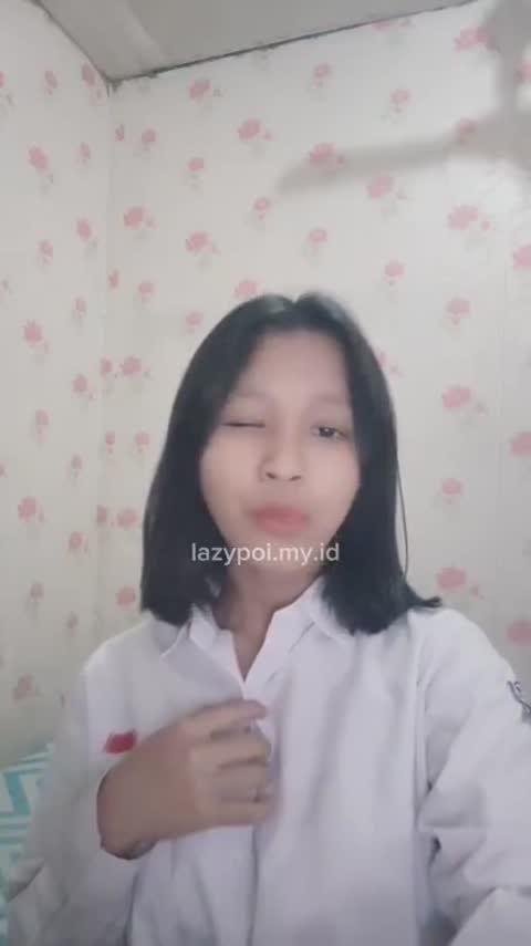 Pratinjau Rara Nadifa Seragam SMP - Prank Ojol - DoodStream.mp4